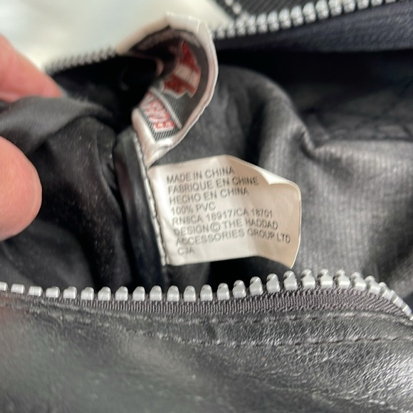 Harley-Davidson Black and Orange Duffel Bag with Iconic Logo Vegan Leather Zip - Picture 11 of 16